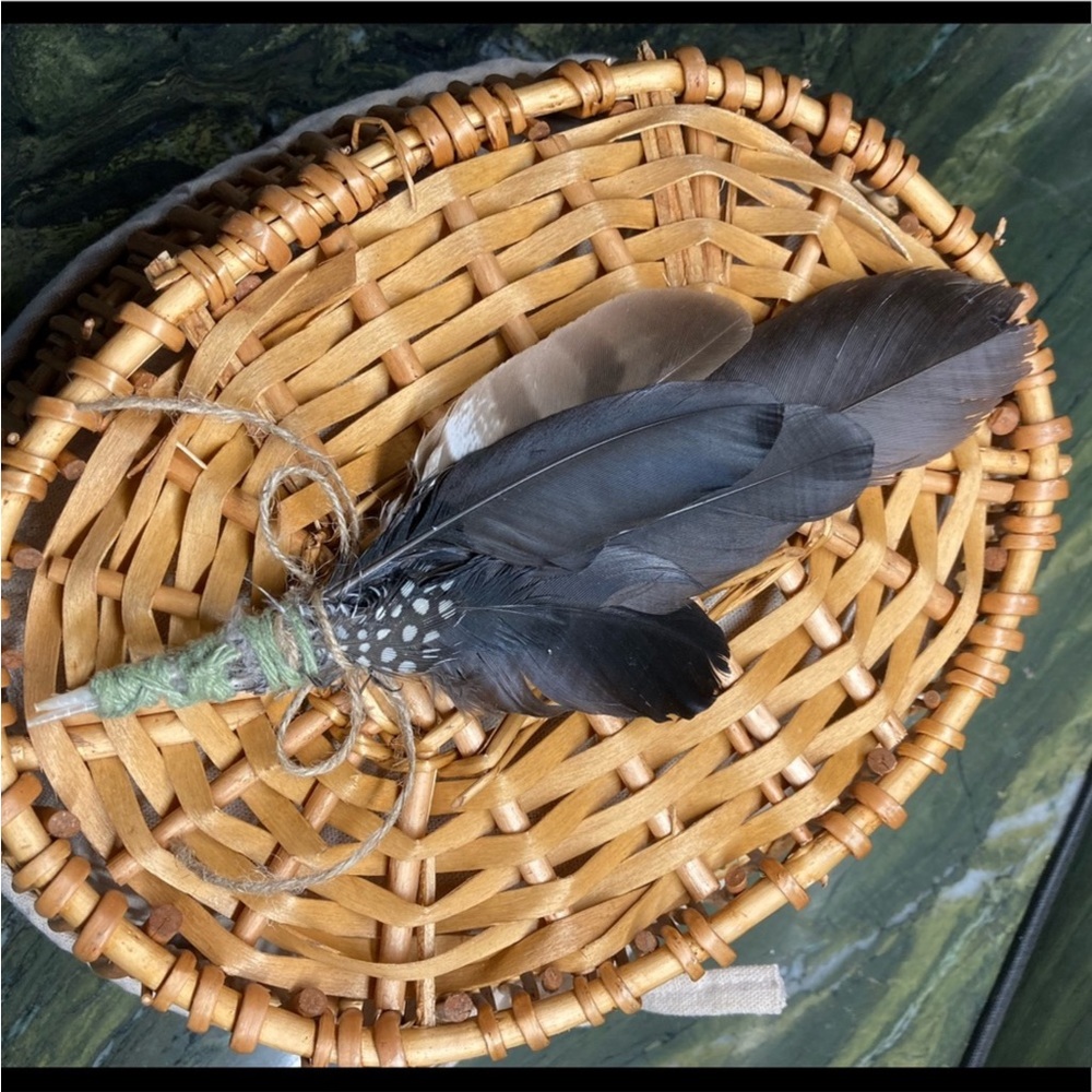Feather Artwork Hand Crafted Natural Home Decor New - Picture 8 of 11